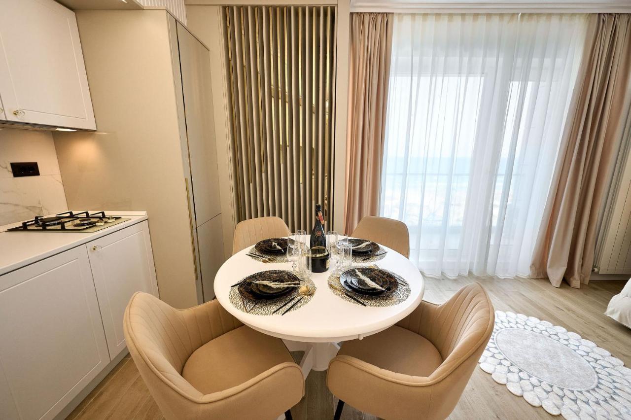 Seaview Luxury Studio In Infinity Beach Resort Mamaia Exterior foto