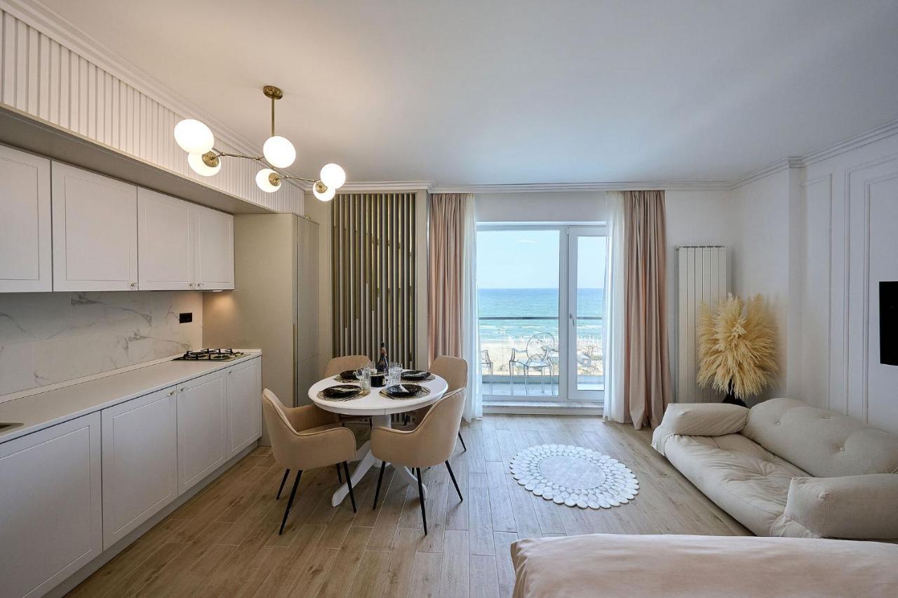 Seaview Luxury Studio In Infinity Beach Resort Mamaia Exterior foto